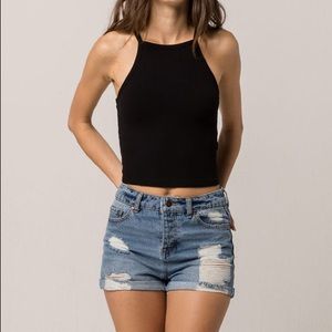 Black cropped tank